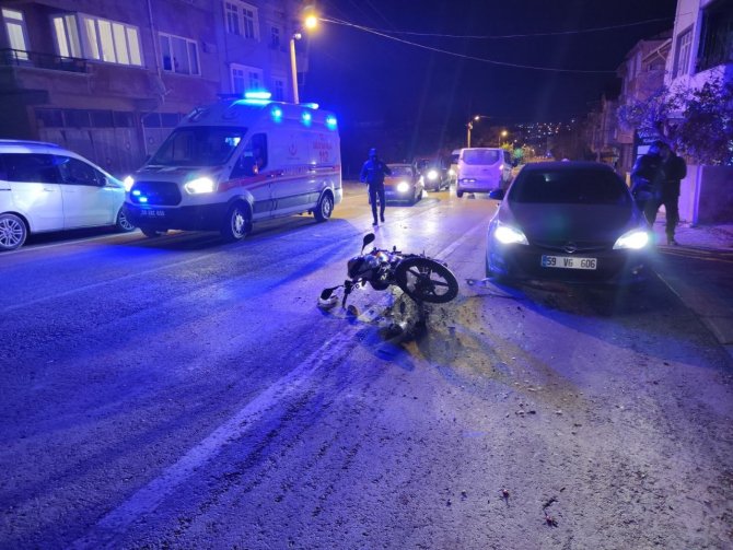 Motosiklet İle Otomobil Çarpıştı: 1 Yaralı