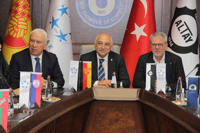 Tff Başkanı Büyükekşi, İ̇zmirli Kulüp Başkanlarıyla Buluştu