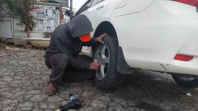 Trakya’da Lastikçilerde ‘Kış Lastiği’ Yoğunluğu