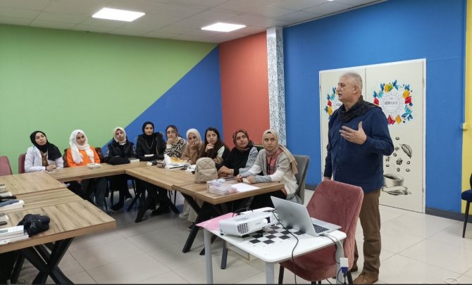 ‘Hikmethane’ Projesiyle Gençlerin Akademik Gelişimlerine Katkı Sağlanıyor