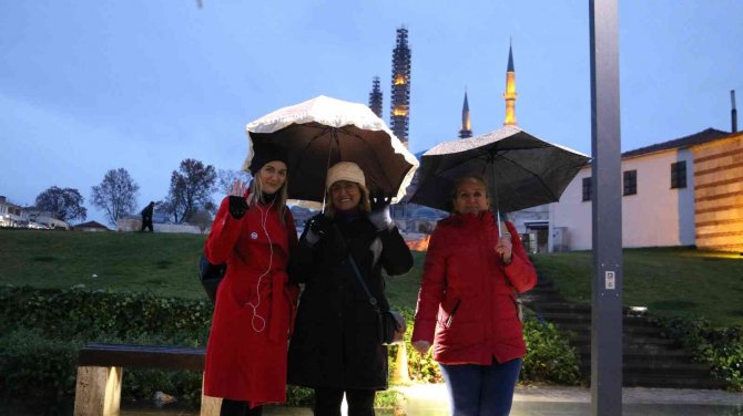 Yağmur Yağışı Edirnelileri Sevindirdi