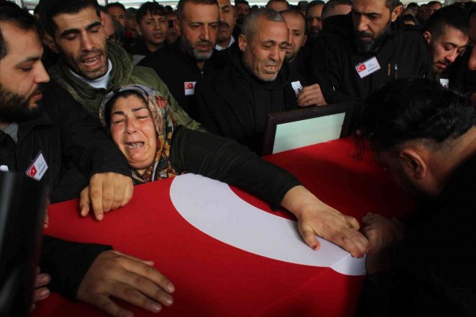 Şehit Eyyüp Uğurlu Son Yolculuğuna Uğurlandı