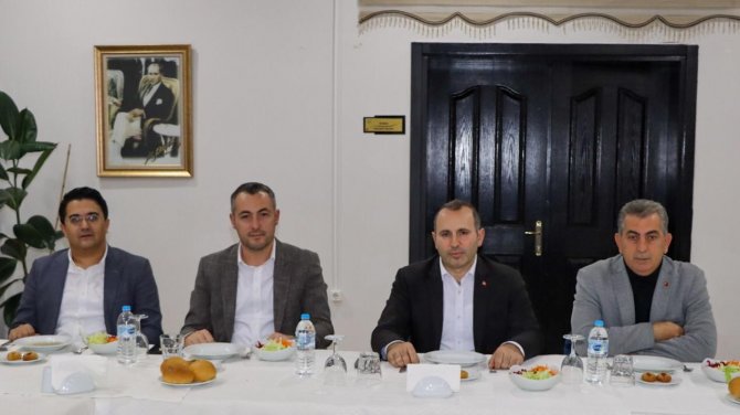 Tutuk, Hemşehri Dernekleri Temsilcileriyle Bir Araya Geldi