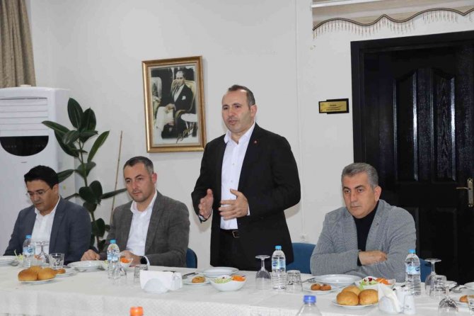 Tutuk, Hemşehri Dernekleri Temsilcileriyle Bir Araya Geldi