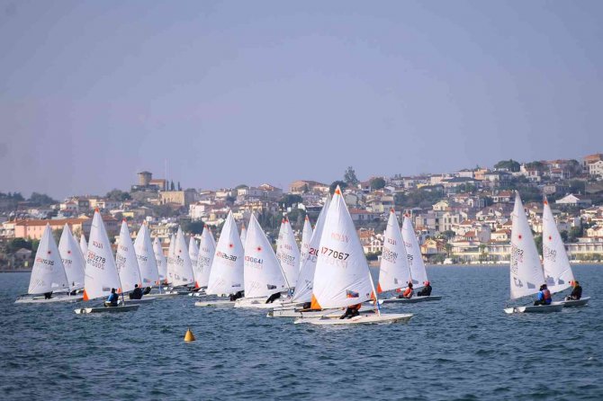 Yelken’de Ilca 1. Ayak Yarışları Ve Milli Takım Seçmeleri Ayvalık’ta Tüm Hızıyla Devam Ediyor