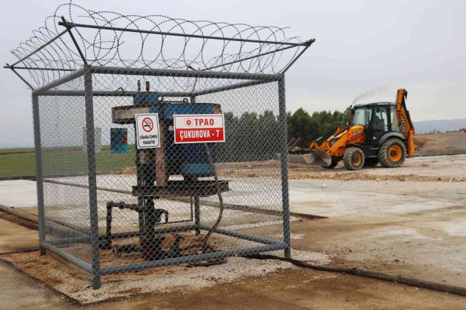 Adana’da Su Seviyesinde Çıktı: "Çukurova 7" İsimli Kuyudan Petrol Fışkırdı