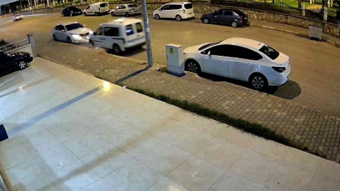 Bir Anlık Dalgınlık Kazaya Neden Oldu