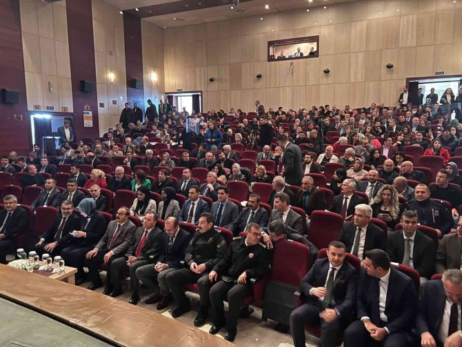 Vali Yiğitbaşı’ndan Dezenformasyon Yasasıyla İlgili Açıklama: