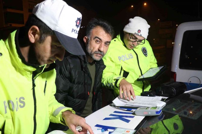 2.17 Promil Alkollü Yakalandı, “Senin Türkiye Cumhuriyeti’nde Yaşama Şansın Yok” Dedi