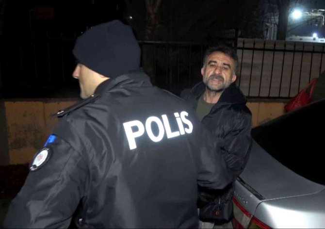 2.17 Promil Alkollü Yakalandı, “Senin Türkiye Cumhuriyeti’nde Yaşama Şansın Yok” Dedi