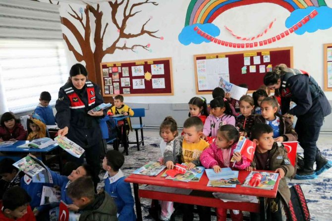 Jandarmadan Öğrencilere Trafik Eğitimi