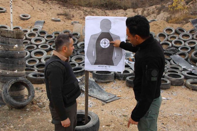 Yeşil Vatanın Nöbetçilerine Yılbaşı Öncesi Polisten Silah Eğitimi