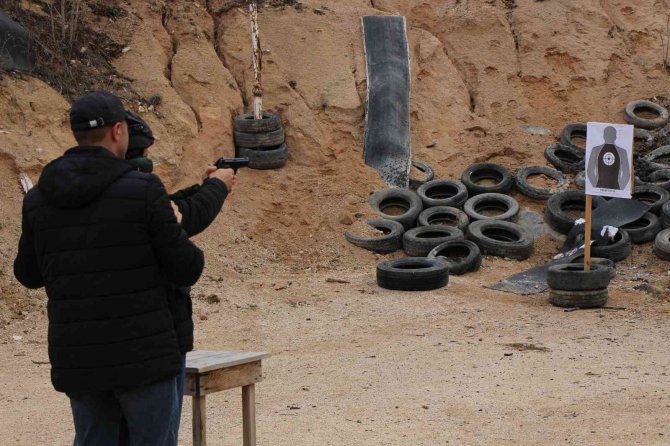 Yeşil Vatanın Nöbetçilerine Yılbaşı Öncesi Polisten Silah Eğitimi