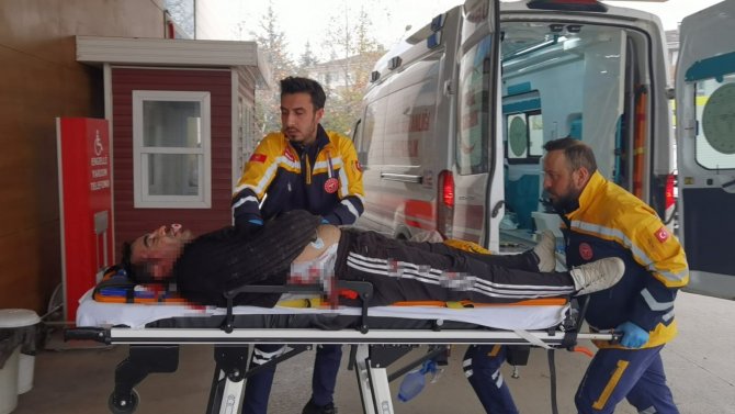 Araç İçinde Tabancayla Vurulmuş Halde Bulundu