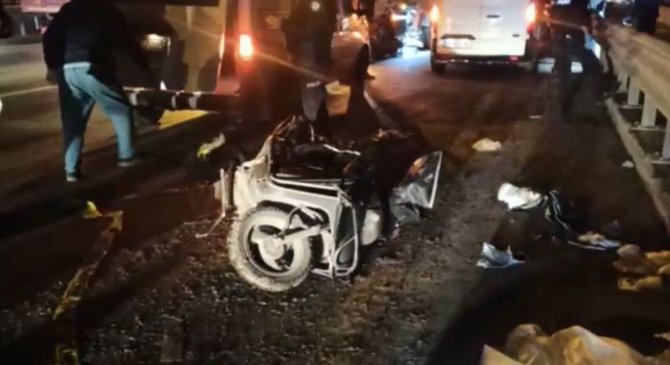 Ankara’da Bariyerlere Çarpan Moto Kurye Hayatını Kaybetti