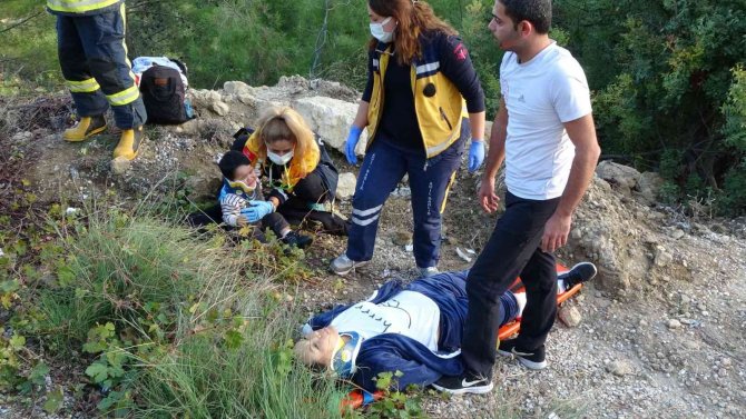 20 Metrelik Şarampole Uçan Otomobilde Can Pazarı: 2 Yaralı