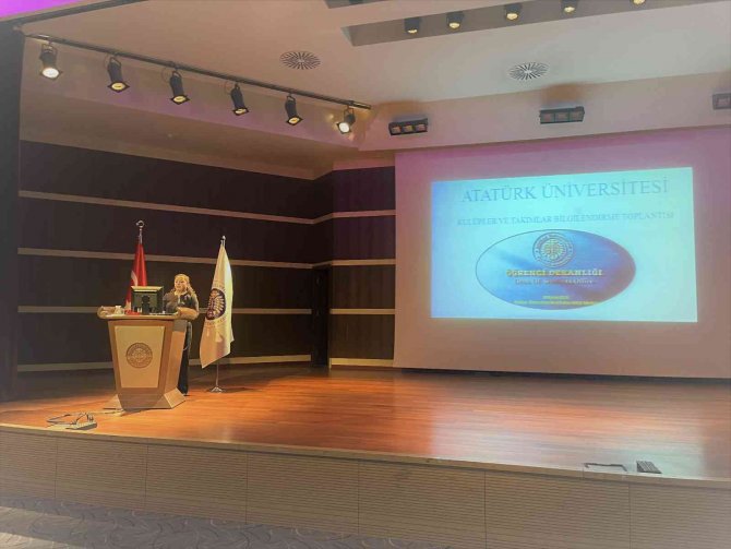 Öğrenci Dekanlığından Öğrenci Kulüplerine Yönelik Bilgilendirme Toplantısı