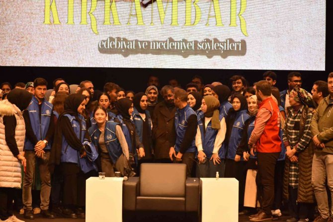 Hayati İ̇nanç Balıkesirli Gençlerle Bir Araya Geldi