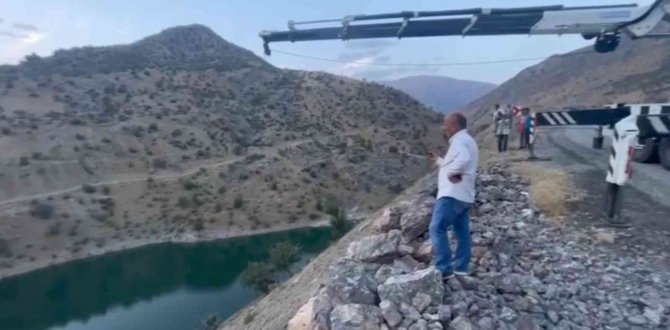 Yaklaşık 3 Ay Su Altında Kalan Aracı Dalgıç Ekibi Çıkarttı