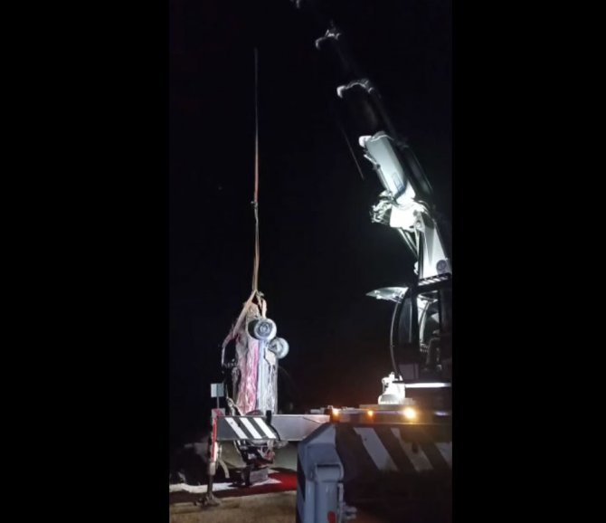 Yaklaşık 3 Ay Su Altında Kalan Aracı Dalgıç Ekibi Çıkarttı