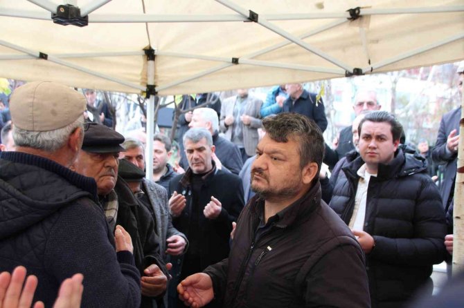 Günlerini Kutlayıp 2 Bin Kişiye Pilav Dağıttılar