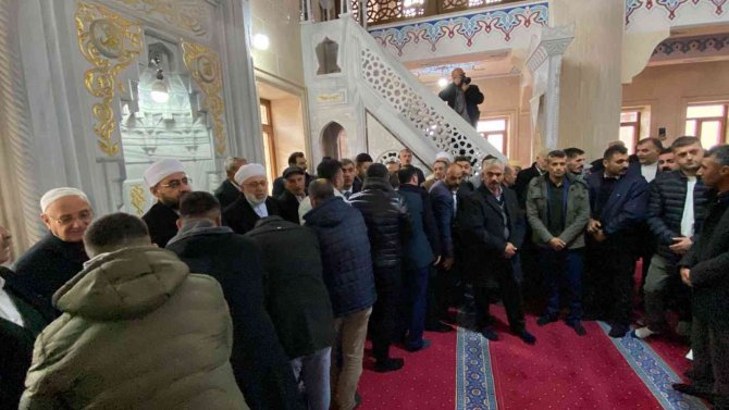 Güroymak’ta Husumetli Aileler Barıştırıldı