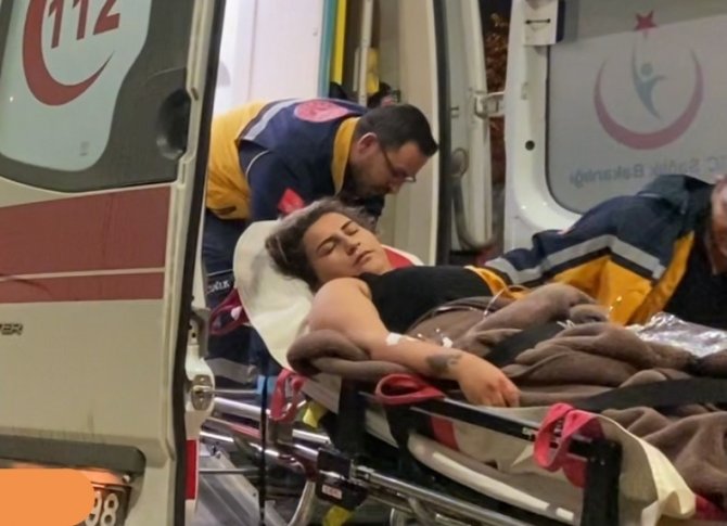 Öfkeli Koca Eşini 6 Yerinden Bıçakladı
