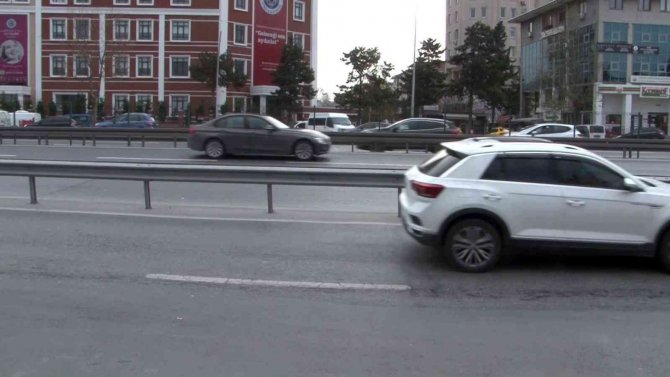 Büyükçekmece Belediye Başkanı Hasan Akgün, Yıktırılan Üst Geçit İle İlgili Açıklama Yaptı