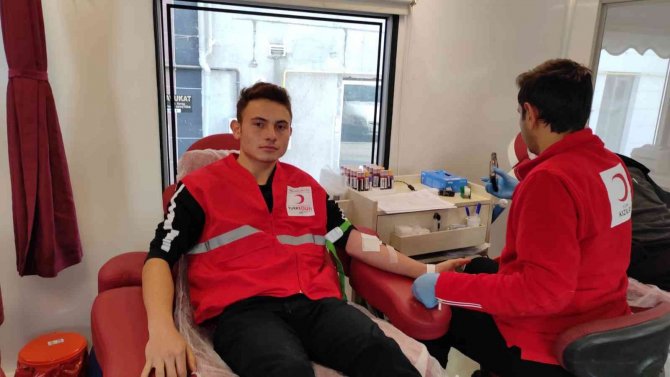 Kaymakam Ve Başkandan Kan Bağışı Çağrısı