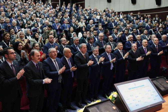 Cumhurbaşkanı Erdoğan: "Terör Örgütünün Güdümündeki Partiyi Kollayan, Masanın Etrafındakilere Gülücük Dağıtan Ucube Bir Teklif Çıkarttılar”