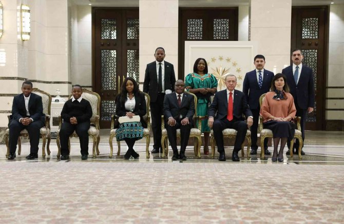 Zambiya Büyükelçisi William Maipambe Sikazwe, Cumhurbaşkanı Erdoğan’a Güven Mektubu Sundu