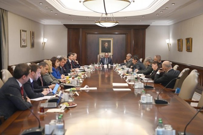 Çankaya Köşkü’ndeki Çalıştayda Ukrayna’daki Savaşın Küresel Etkileri Ele Alındı