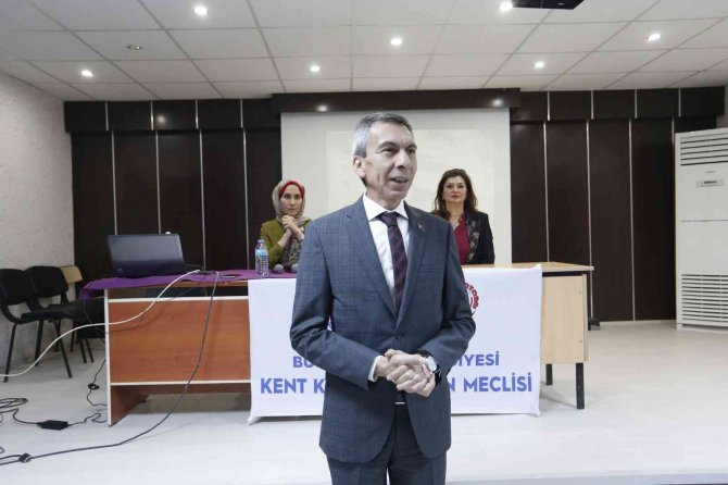 Kadınlara Sağlıklı Beslenme Ve Doğru İlaç Kullanımı Anlatıldı