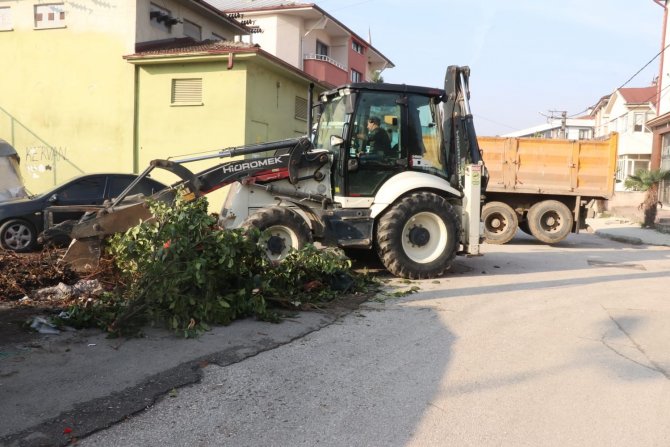Depremin İlk Saatlerden Beri Sahadalar