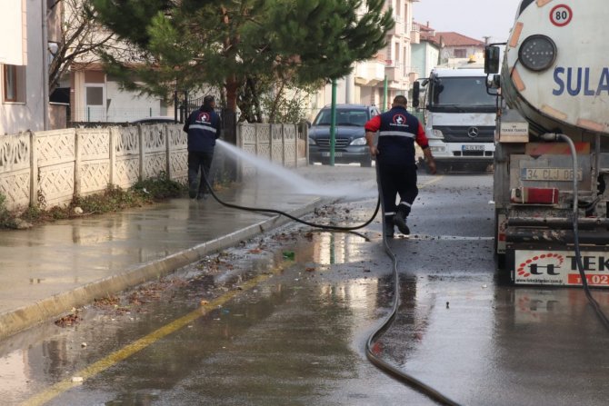Depremin İlk Saatlerden Beri Sahadalar