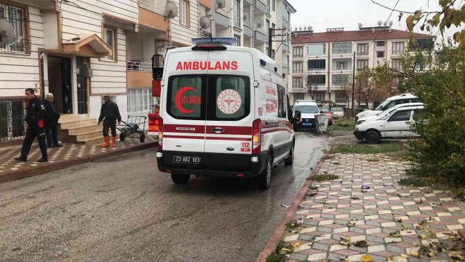 Kömürlüğe Giren Anne Kahroldu, Oğlunun Cansız Bedeni İle Karşılaştı