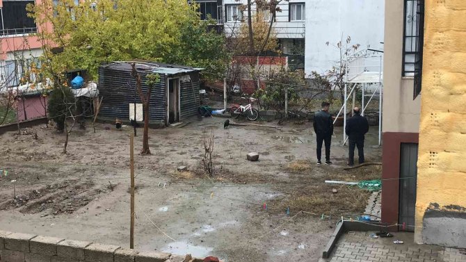 Kömürlüğe Giren Anne Kahroldu, Oğlunun Cansız Bedeni İle Karşılaştı