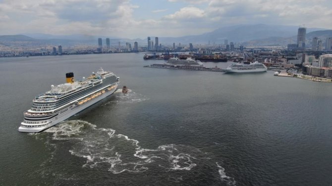 İ̇zmir’in Kruvaziyer Hevesi Kursakta Kaldı