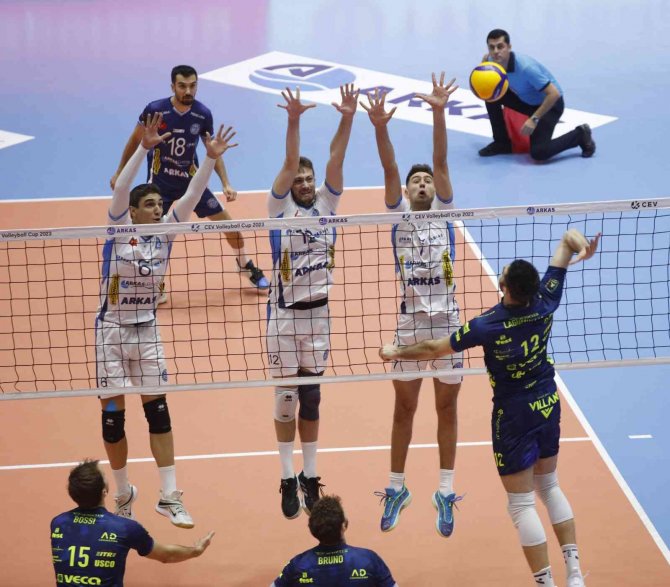 Cev Cup : Arkas Spor: 0 - Valsa Group Modena: 3