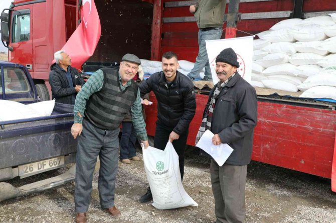 Eskişehirli Arıcılara 79 Ton Şeker Dağıtıldı
