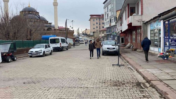 Karlıova’da 1 Yıl Arayla Çekilen ’Kar’ Görüntüsü Tedirgin Etti