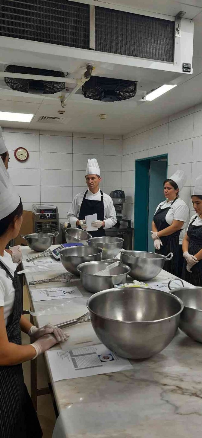 Otel Çalışanlarına Kariyer Gelişimi Fırsatı