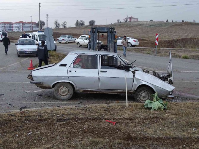 Hisarcık’ta Trafik Kazası: 3 Yaralı