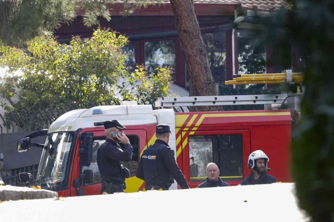 Ukrayna’nın Madrid Büyükelçiliği’ne Bombalı Zarf Gönderildi: 1 Yaralı