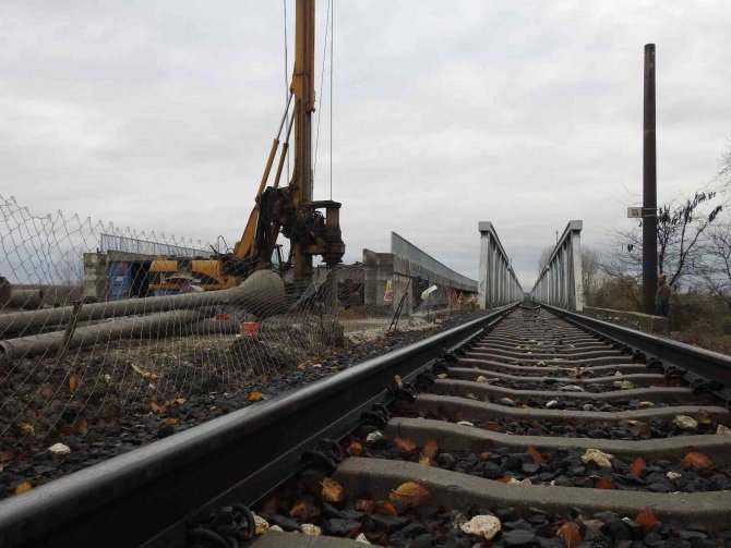 Halkalı-çerkezköy-kapıkule Hızlı Tren Hattı İnşasının Yarısından Fazlası Tamamlandı
