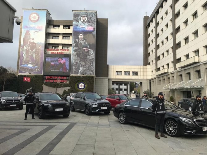 Lüks Otomobil Kaçakçılığıyla Devleti 27 Milyon Lira Zarara Uğratan 37 Kişi Yakalandı