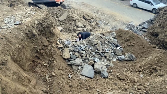 İ̇stanbul’da Kazı Çalışmasında Esrarengiz Olay: Kafatası Ve İskelet Bulundu