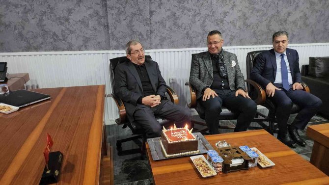 Başkan Vergili’ye Doğum Günü Sürprizi