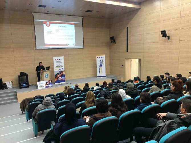 Karesi Belediyesi Gençlere Avrupa Kapılarını Aralıyor