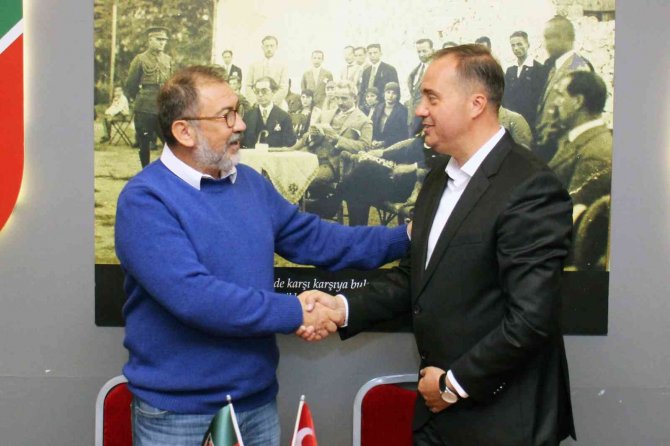 Karşıyaka, Selahaddin Dinçel’i Duyurdu